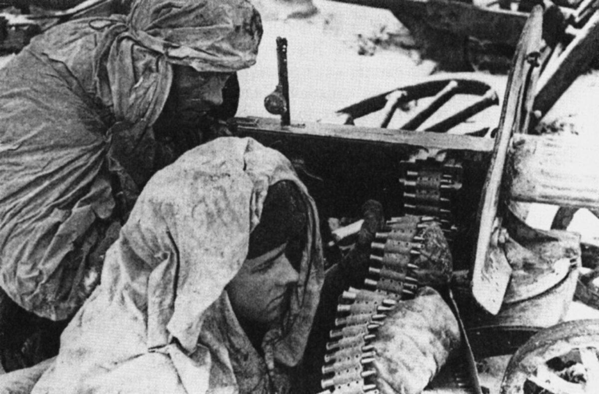The team of the Soviet machine gun Maxim