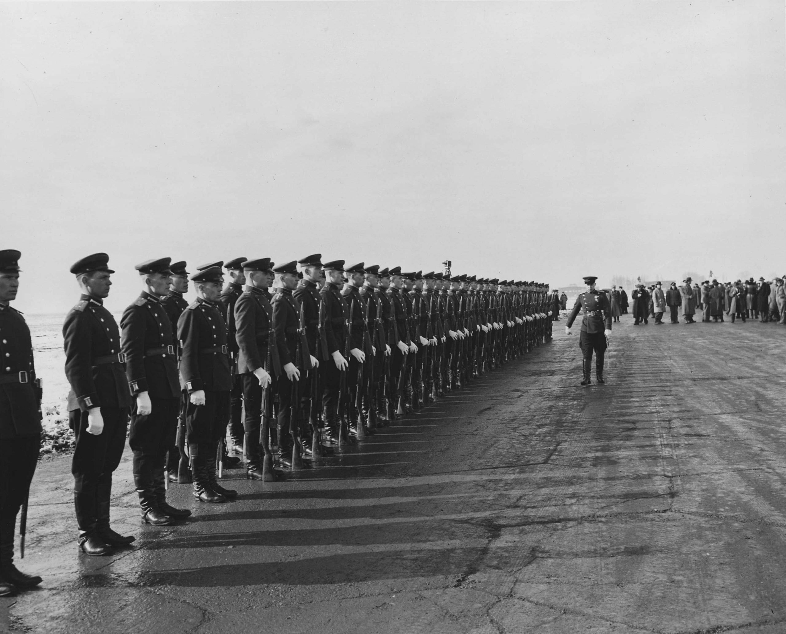 Honor guard of Soviet soldiers