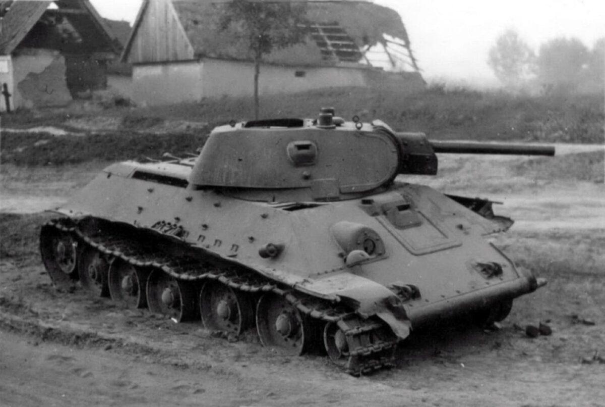 Medium tank T-34
