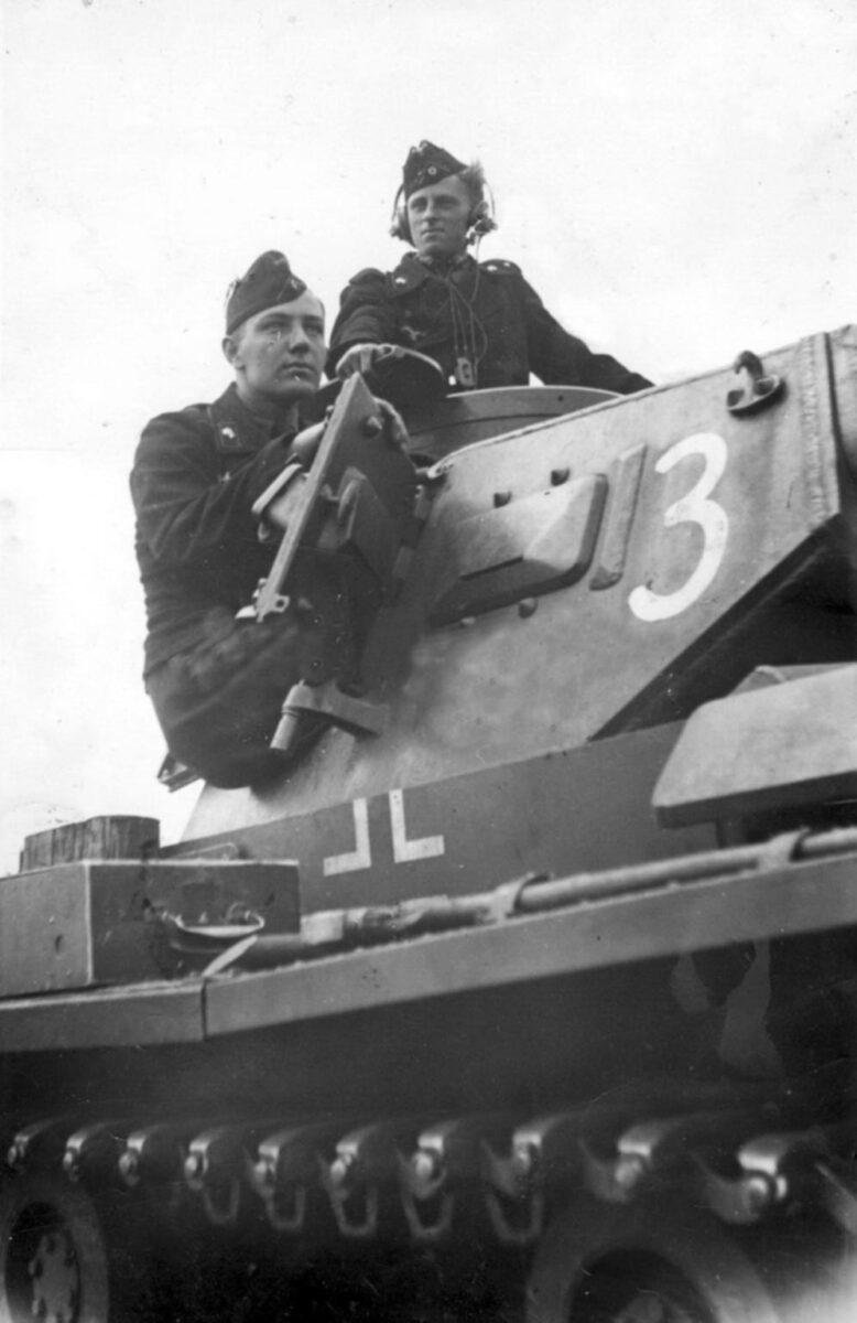 Pz. III Ausf. E crew