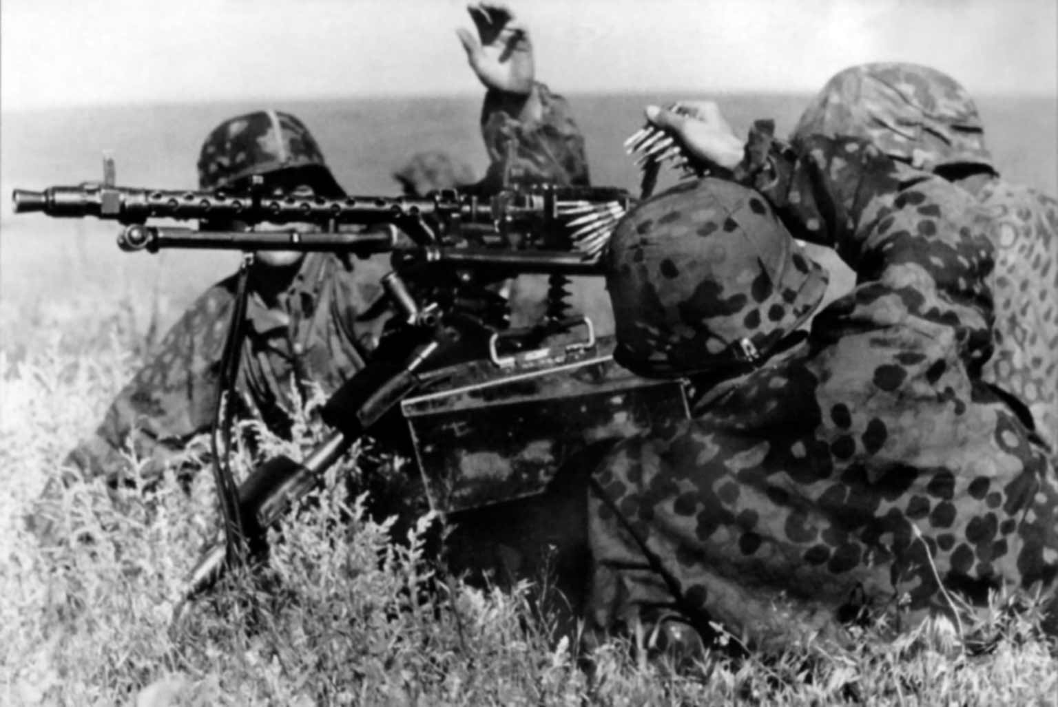 MG-34 team